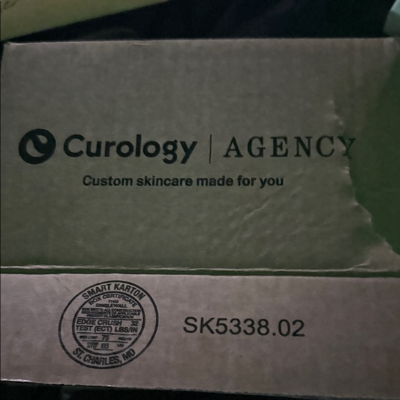 Curology Custom Skincare Box - Green - Picture 1 of 5